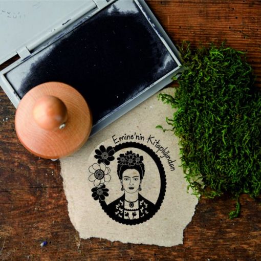 Bursa Kaşe, Bursa Kaşe Dünyası, Kaşe Çeşitleri, Acil Kaşe, Sırdaş Kaşe, Ofis Tipi Kaşe Çeşitleri, Trodat Kaşe, Trodat Printy Kaşe, Kalem Kaşeler, Cep Kaşeleri, Büyük Boy Kaşeler, Renkli Kaşeler, Yuvarlak Kaşeler, Kare Kaşeler, Profesyonel Seri Kaşeler, Tarihli Kaşeler, Numaratörlü Kaşeler, Yumurta Kaşesi, Kütüphane Kaşeleri, Kıyafet Kaşesi, Öğretmen Kaşeleri, Öğrenci Kaşeleri, Kişiye Özel Kaşeler, İmza Kaşesi, Düğün Kaşeleri, Muzip Kaşeler, Ahşap Kaşeler, Soğuk Damga, Mürekkepler, Stampalar, Kare Cep Kaşesi